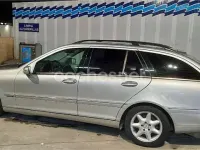 Usado Mercedes C270 Elegance 170 CV (125 kW) 2003 Gris / plata Familiar