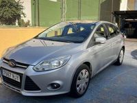 Usado Ford Focus Trend 125 CV (91 kW) 2012 Plateado Utilitario