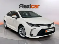 Używany Toyota Corolla 125 KM (91 kW) 2023 Biały Sedan/Limuzyna