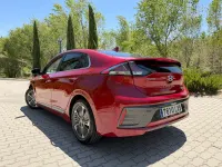 Usado Hyundai Ioniq 141 CV (103 kW) 2022 Rojo Utilitario