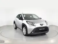 Usado Toyota Aygo X Play 72 CV (52 kW) 2022 Gris SUV