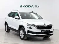 Usado Skoda Karoq Selection 116 CV (85 kW) 2024 Blanco SUV