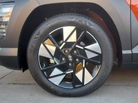 Usado Hyundai Kona Blackline 141 CV (103 kW) 2024 Naranja soultronic (techo negro) SUV