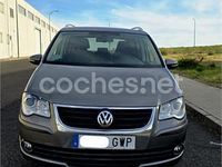 Usado VW Touran Advance 105 CV (77 kW) 2010 Marrón Monovolumen