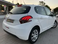 Usado Peugeot 208 68 CV (50 kW) 2018 Blanco Utilitario