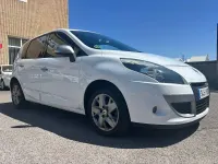 Usado Renault Scénic III 95 CV (69 kW) 2012 Monovolumen