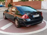 Usado Ford Mondeo Ghia 145 CV (106 kW) 2007 Negro Berlina
