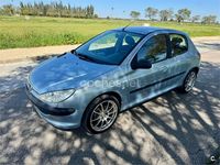 Usado Peugeot 206 70 CV (51 kW) 2004 Azul Berlina