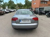 Usado Audi A4 140 CV (102 kW) 2005 Gris / plata Berlina