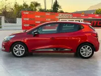 Usado Renault Clio LIMITED 90 CV (66 kW) 2019 Rojo Utilitario