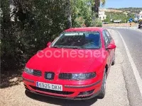 Usado Seat Leon Sport 105 CV (77 kW) 2005 Rojo Utilitario