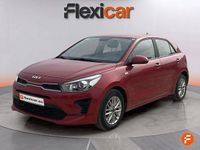 Usado Kia Rio 84 CV (61 kW) 2022 Rojo Berlina