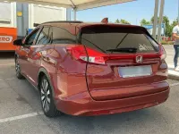 Usado Honda Civic Elegance 120 CV (88 kW) 2015 Rojo Familiar