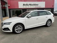 Usado Skoda Octavia Style 151 CV (111 kW) 2021 Blanco Familiar