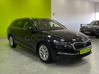 Usado Skoda Octavia 150 CV (110 kW) 2025 Negro Familiar