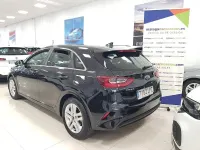Usado Kia Ceed 120 CV (88 kW) 2021 Negro Utilitario