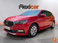 Usado Skoda Fabia Selection 95 CV (69 kW) 2025 Rojo Utilitario