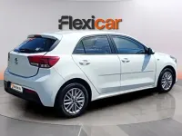 Usado Kia Rio 84 CV (61 kW) 2021 Blanco Berlina