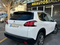 Usado Peugeot 2008 Allure 130 CV (95 kW) 2019 Blanco SUV