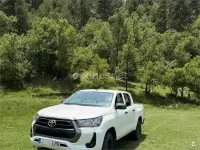 Usado Toyota HiLux 150 CV (110 kW) 2022 Blanco Pickup/Camioneta