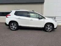 Usado Peugeot 2008 Allure 120 CV (88 kW) 2015 Blanco SUV