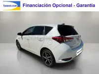 Usado Toyota Auris Hybrid Edition 136 CV (100 kW) 2019 Blanco Berlina