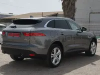 Usado Jaguar F-Pace Portfolio 300 CV (220 kW) 2017 Gris / plata SUV