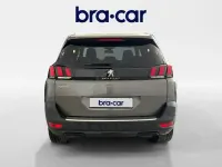 Usado Peugeot 5008 Allure 130 CV (95 kW) 2023 Gris / plata SUV