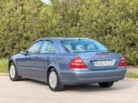 Usado Mercedes E350 Elegance 272 HP (200 kW) 2006 Azul Sedan
