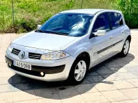 Usado Renault Mégane Authentique 115 CV (84 kW) 2005 Gris / plata Berlina
