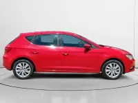 Usado Seat Leon Reference 110 CV (80 kW) 2015 Rojo Berlina