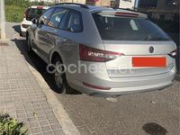 Usado Skoda Superb Ambition 150 CV (110 kW) 2019 Gris / plata Familiar