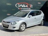 Usado Hyundai i30 Comfort 90 CV (66 kW) 2011 Gris / plata Berlina