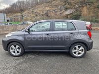 Usado Toyota Urban Cruiser Active 99 CV (72 kW) 2011 Gris / plata Berlina