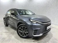 Usado Lexus LBX 136 CV (100 kW) 2025 Gris / plata SUV