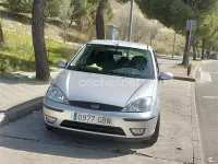 Usado Ford Focus Trend 115 CV (84 kW) 2002 Gris / plata Berlina
