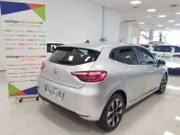 Usado Renault Clio LIMITED 91 CV (66 kW) 2021 Plateado Utilitario
