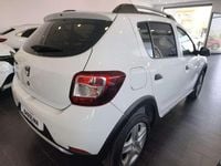 Usado Dacia Sandero Stepway 90 HP (66 kW) 2014 Branco Citadino