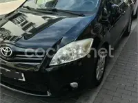 Usado Toyota Auris Active 90 CV (66 kW) 2013 Negro Berlina
