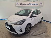 Usado Toyota Yaris Hybrid Active 100 CV (73 kW) 2020 Blanco Berlina