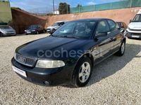 Usado Audi A4 110 CV (80 kW) 1999 Negro Berlina