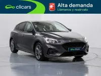 Usado Ford Focus ST-Line 125 CV (91 kW) 2021 Gris Utilitario