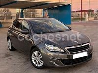 Usado Peugeot 308 Active 120 CV (88 kW) 2017 Gris / plata Berlina