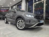 Usado VW T-Roc Life 150 CV (110 kW) 2023 Gris / plata SUV
