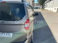 Usado Ford Tourneo Courier Titanium 100 CV (73 kW) 2019 Beige Monovolumen