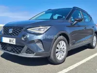 Usado Seat Arona Style 110 CV (80 kW) 2023 Gris / plata SUV