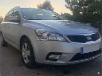 Usado Kia Ceed 90 CV (66 kW) 2011 Gris / plata Utilitario