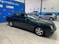 Usado Mercedes E320 Avantgarde 197 CV (144 kW) 2000 Verde Berlina