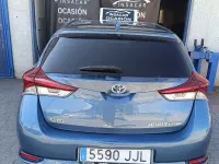 Usado Toyota Auris Hybrid 136 CV (100 kW) 2015 Azul Berlina