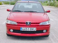 Usado Peugeot 306 71 CV (52 kW) 2001 Granate Berlina